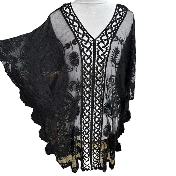 NWT Vince Camuto Black Lace Swimsuit Cover Up. One Size - Picture 9 of 9